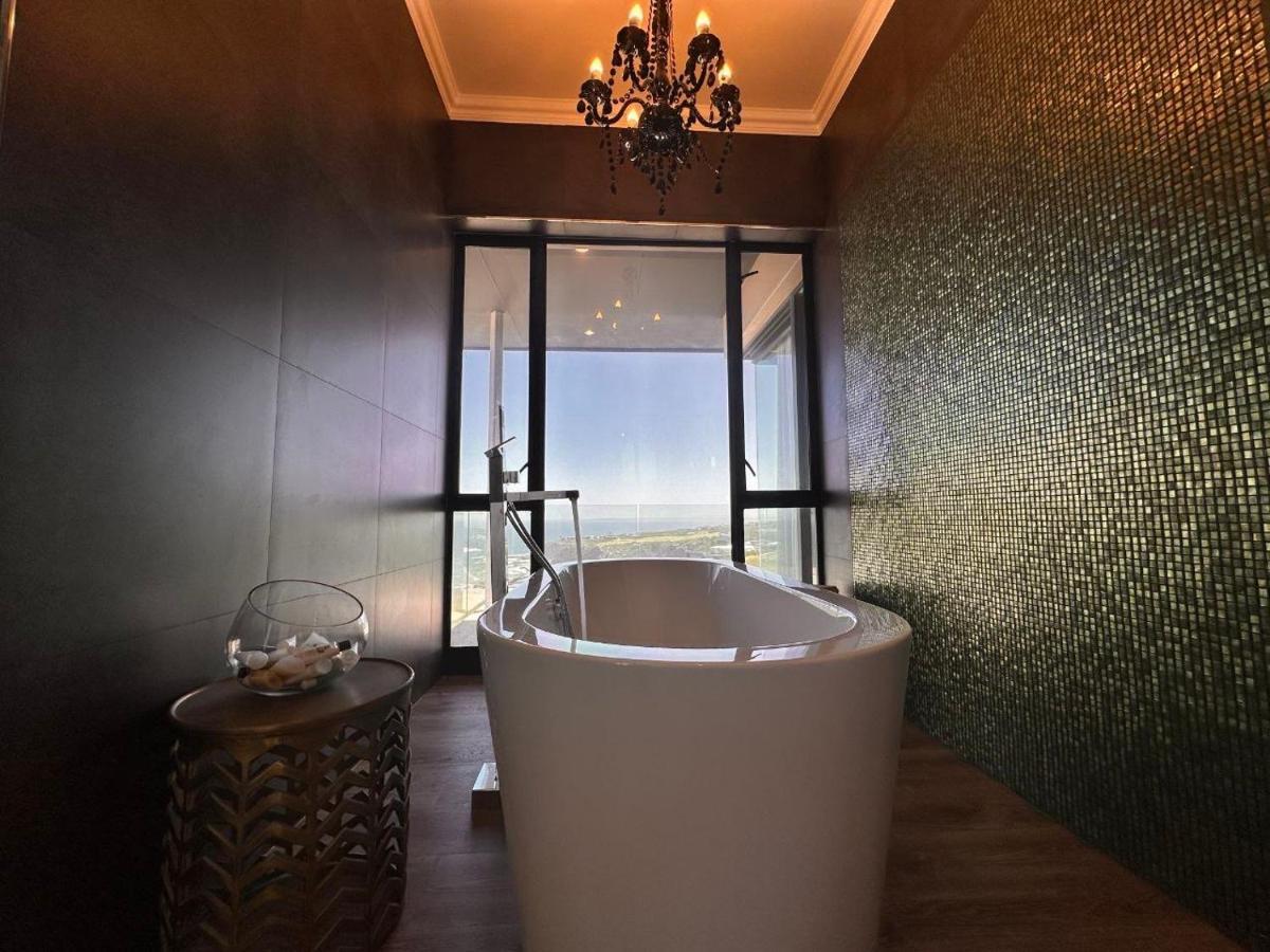Luxury Home Located On Pinnacle Point Golf Estate Mossel Bay Extérieur photo